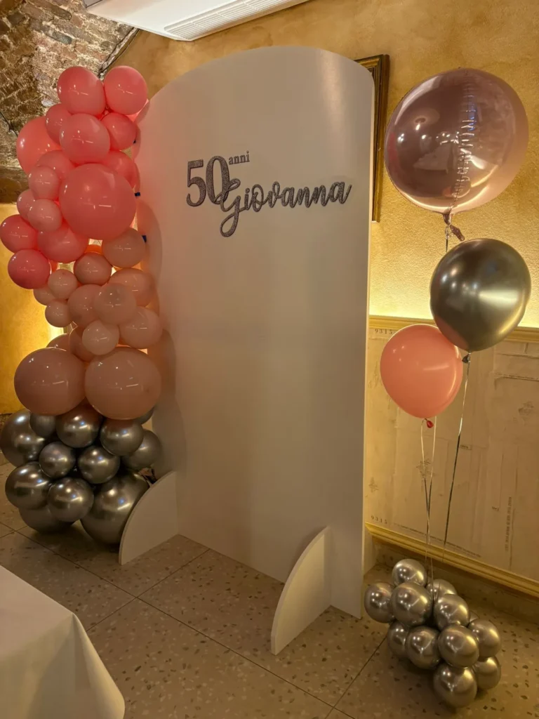 Colonna di palloncini per i 50 anni
