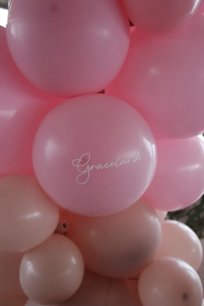 Palloncino rosa con logo stampato